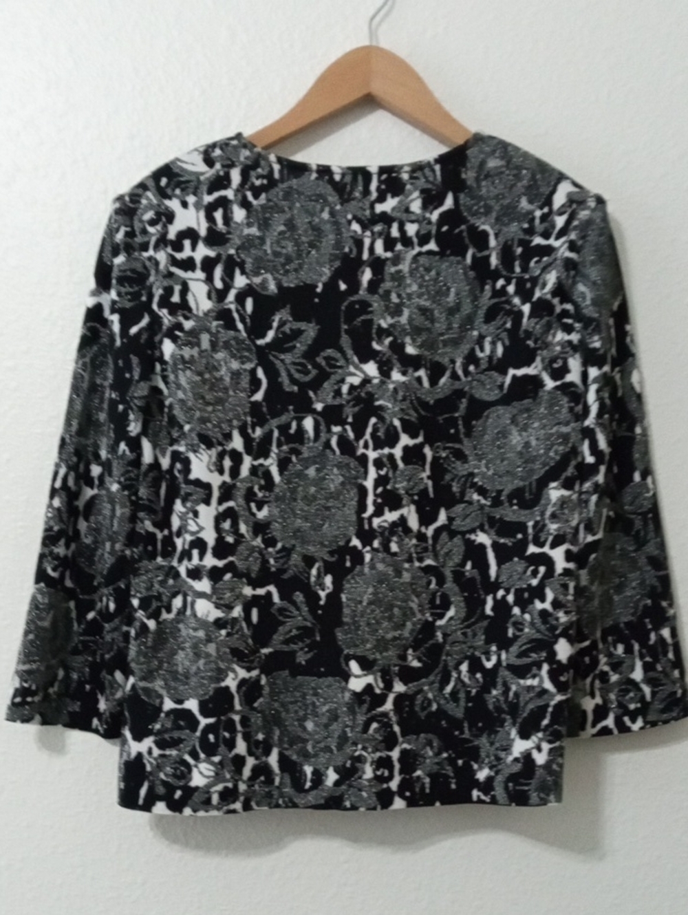St. John Jacket - Picture 6 of 9